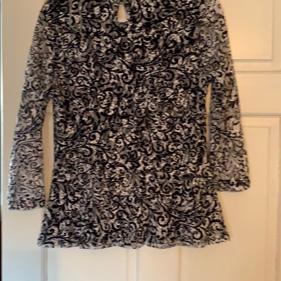 Ladies Top - Picture 2 of 2